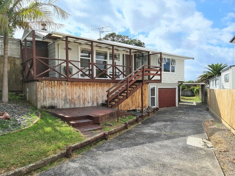 5 Datura Place, Sunnynook, Auckland - Carousel 1