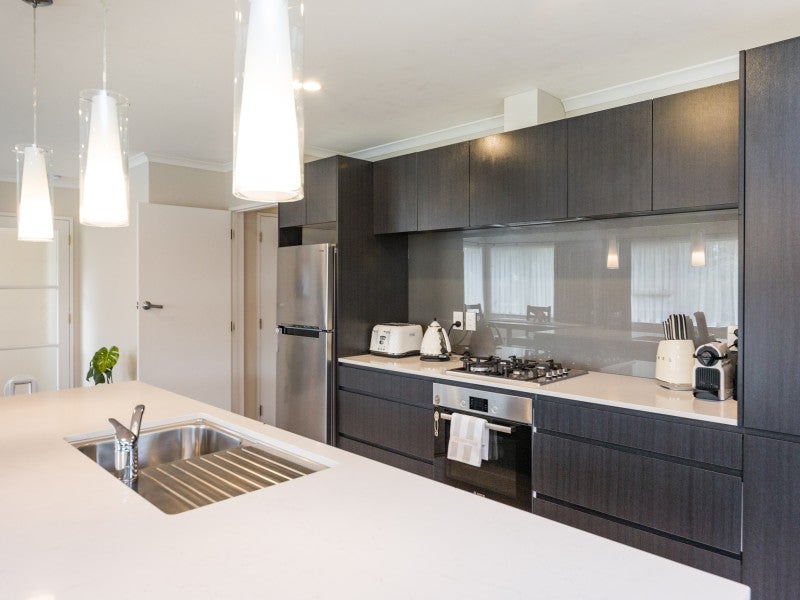 4 Ruamahanga Crescent, Terrace End, Palmerston North - Carousel 2