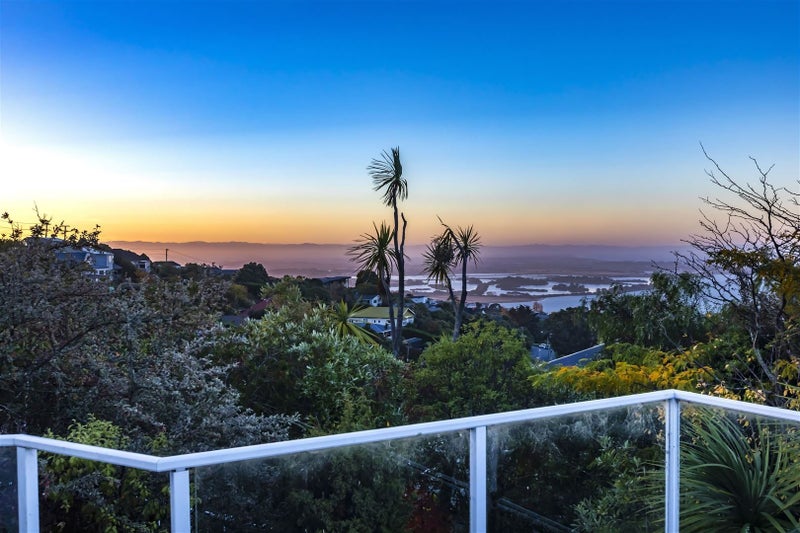 192 Mount Pleasant Road, Mount Pleasant, Christchurch - Carousel 2