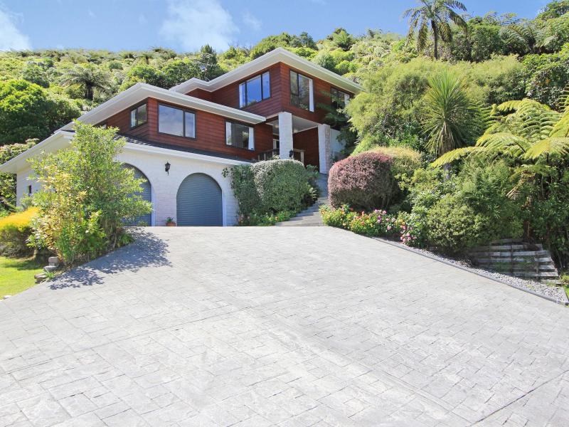 65 Viewmont Drive, Harbour View, Lower Hutt - Carousel 1