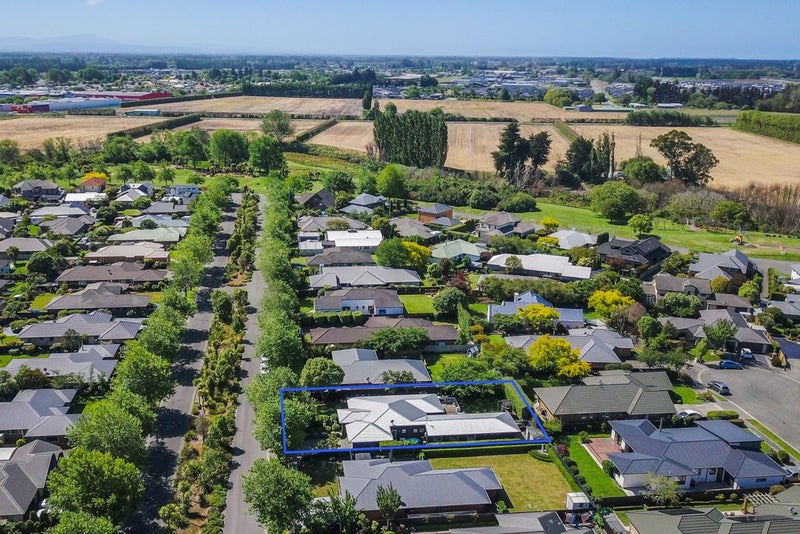 14 Riverwood Boulevard, Redwood, Christchurch - Carousel 38