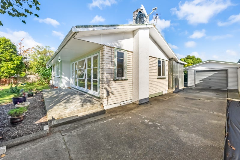 31 Totara Park Road, Clouston Park, Upper Hutt - Carousel 2