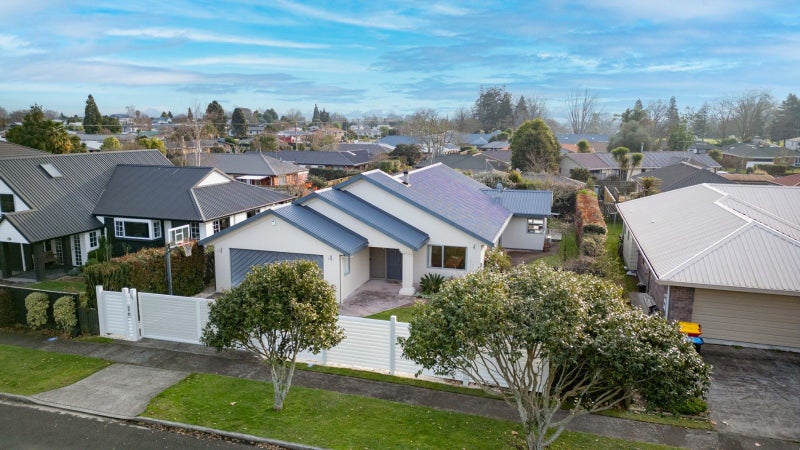 69 Carlyle Street, Leamington, Cambridge - Carousel 1