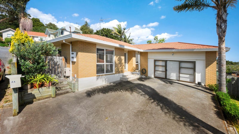 44A De Havilland Drive, Goodwood Heights, Auckland - Carousel 1