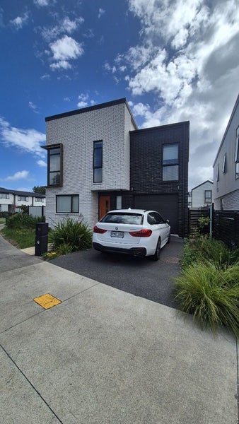 16 Cessna Crescent, Mangere, Auckland - Carousel 1