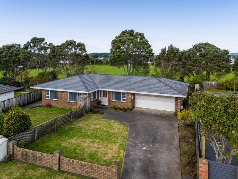 12 Chatswood Grove, Fitzroy, New Plymouth - Carousel 2