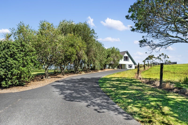 221 Amreins Road, Henderson - Carousel 1