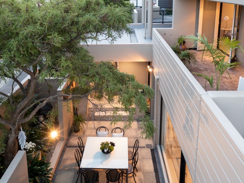 3/32 Hobson Street, Thorndon, Wellington - Carousel 1