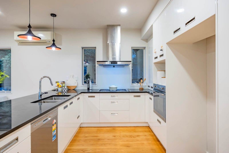 487A East Coast Road, Murrays Bay, Auckland - Carousel 2