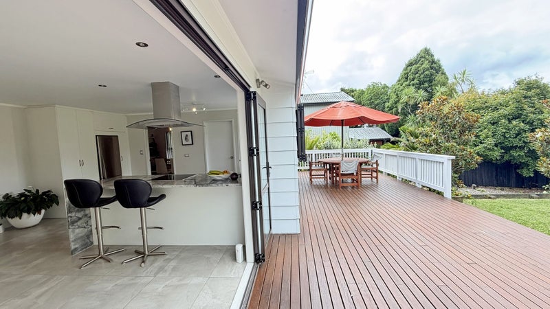 16 Onetaunga Road, Chatswood, Auckland - Carousel 1