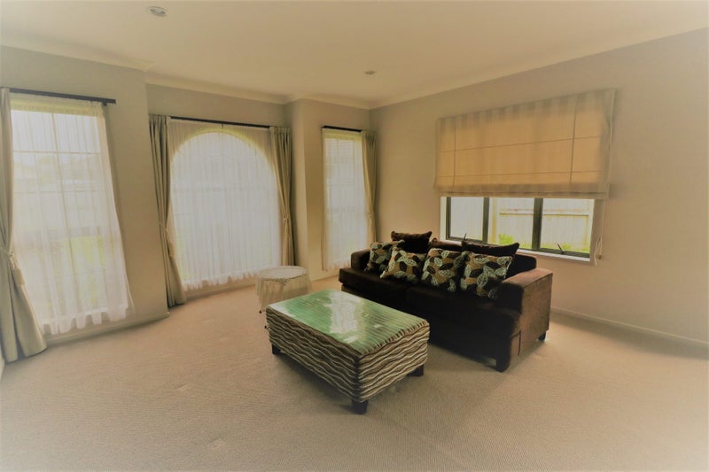 8 Gibbston Close, Huntington, Hamilton - Carousel 2