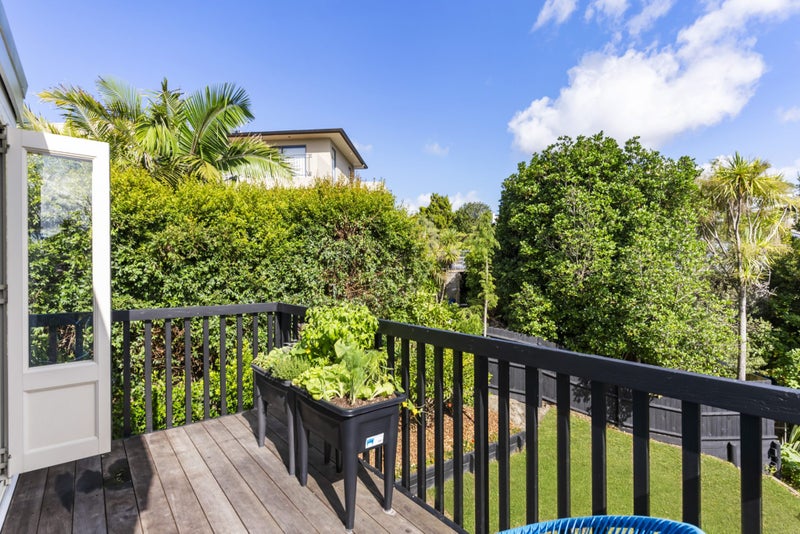 5/18 Bevyn Street, Castor Bay, Auckland - Carousel 1