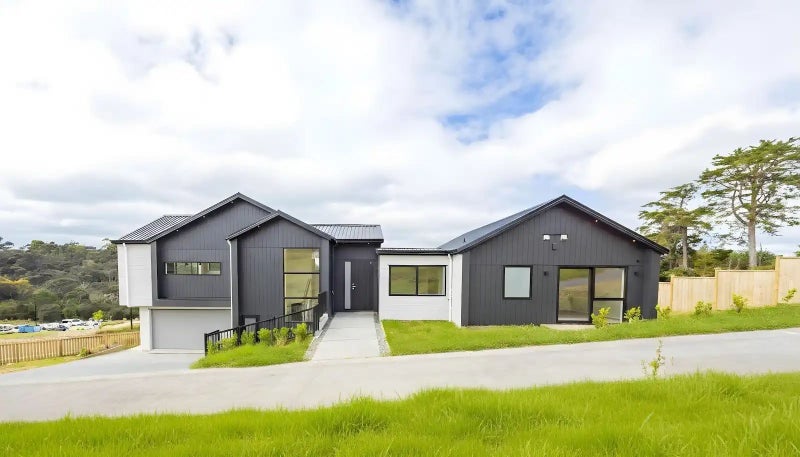 30 Awanui Road, Red Beach, Whangaparāoa - Carousel 1