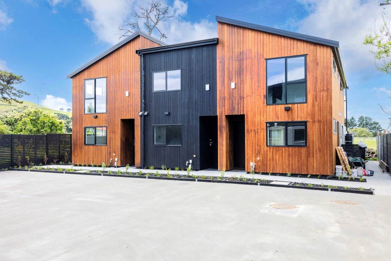 1/42 Wellesley Road, Mangere Bridge, Auckland - Carousel 2