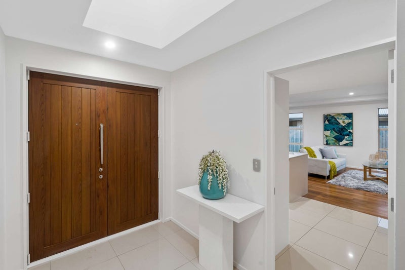 70 Mcmahon Drive, Aidanfield, Christchurch - Carousel 2