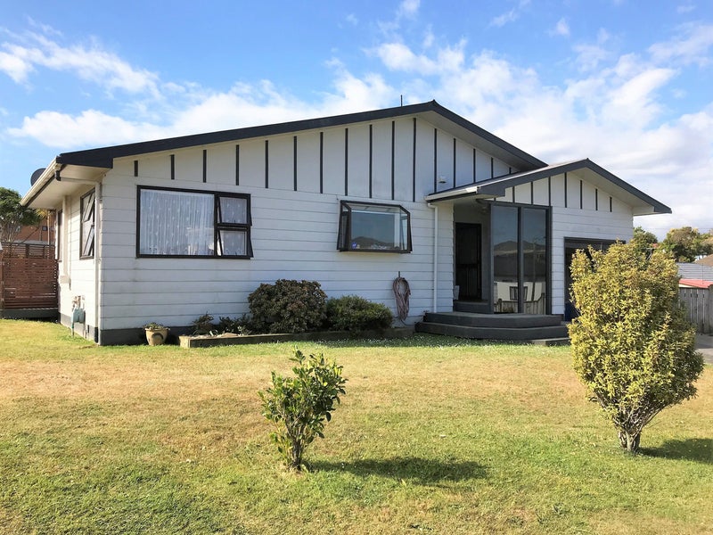 8 Chapel Street, Takapuwahia, Porirua - Carousel 2