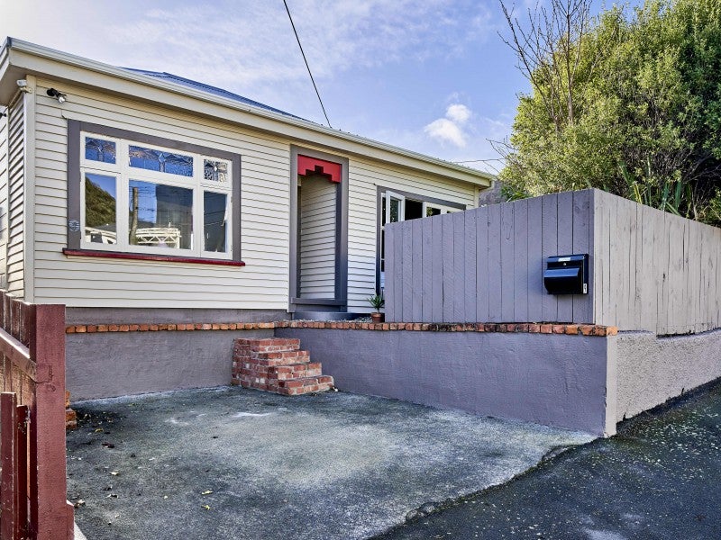 9 Glendavar Street, Berhampore, Wellington - Carousel 1