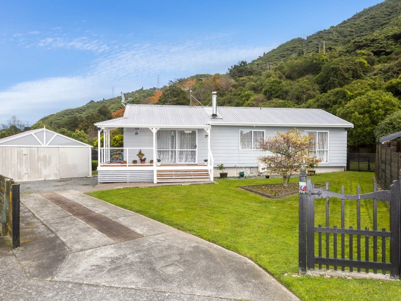 14 Tulsa Grove, Totara Park, Upper Hutt - Carousel 1