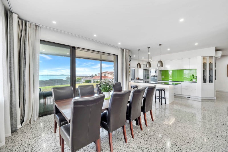 15 Liberty Crescent, Beachlands, Auckland - Carousel 2