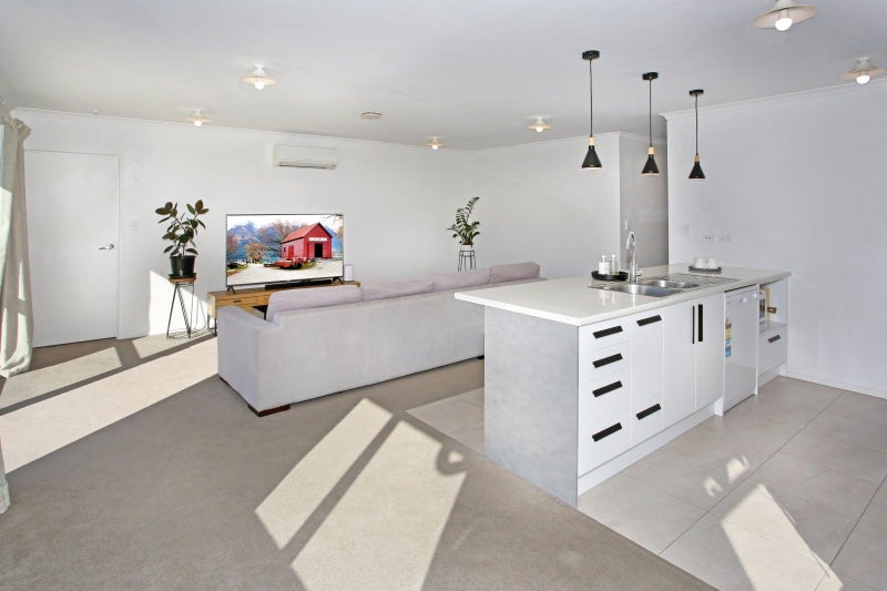 6 Pope Street, Camborne, Porirua - Carousel 1