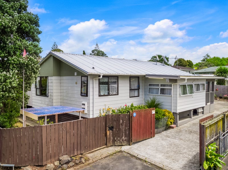 13 Glen Close, Glen Eden, Auckland - Carousel 2