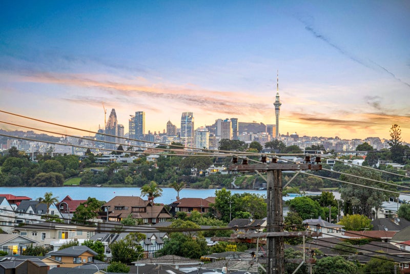 12 Rangitoto Terrace, Milford, Auckland - Carousel 2