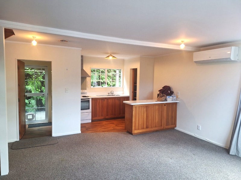 17B Percy Dyett Drive, Karori, Wellington - Carousel 2