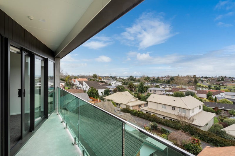 203/9 East Street, Papakura, Papakura - Carousel 12