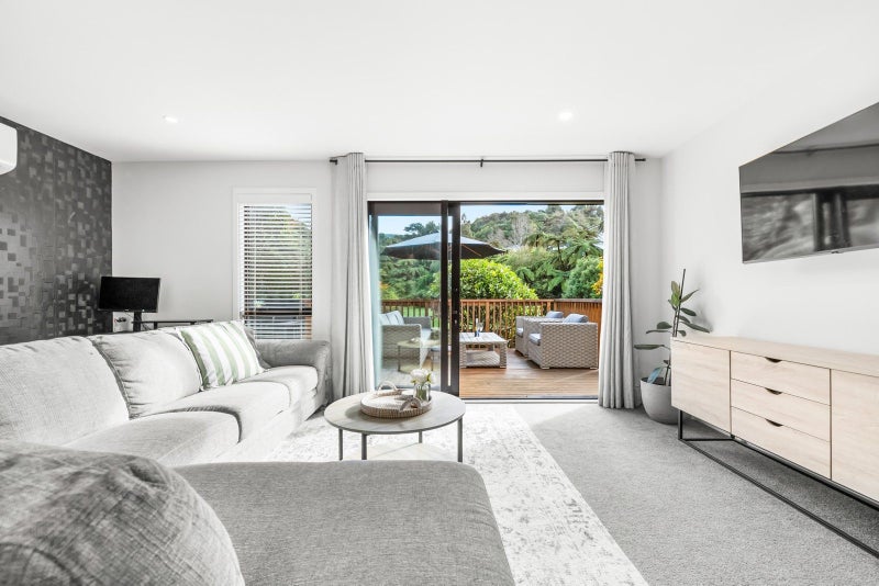 10 Redvers Drive, Belmont, Lower Hutt - Carousel 2