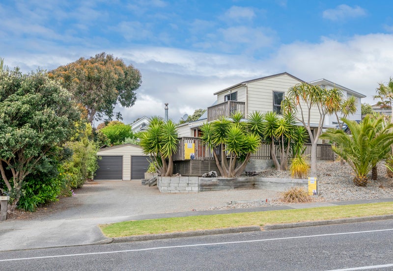 20 Weggery Drive, Waikanae Beach, Waikanae - Carousel 1