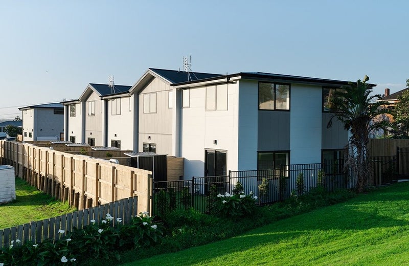 52A Vodanovich Road, Te Atatu South, Auckland - Carousel 2