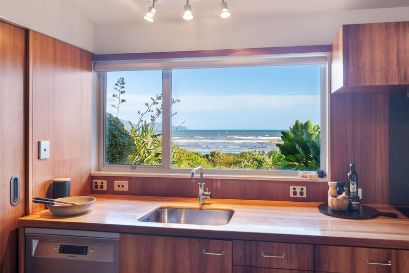 75 Field Way, Waikanae Beach, Waikanae - Carousel 2