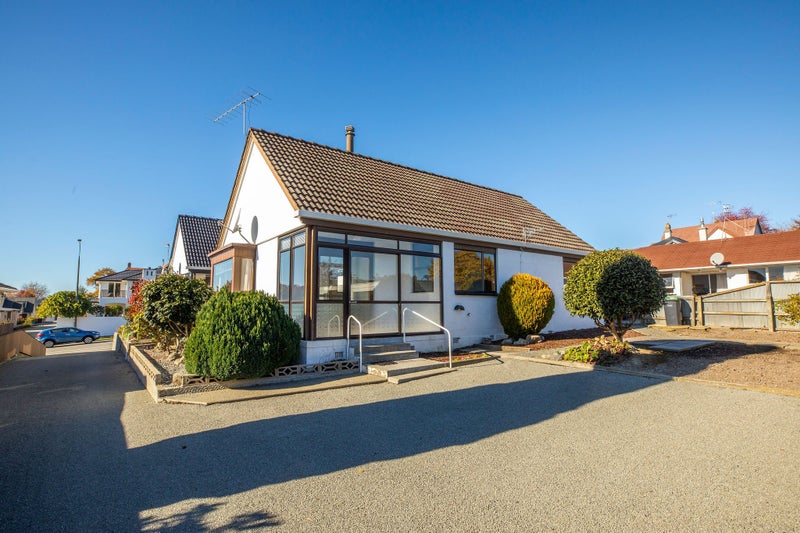2/38 Selwyn Street, Maori Hill, Timaru - Carousel 1