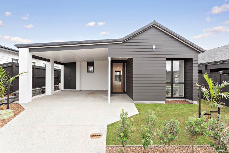 28 Lumbarda Drive, Kumeu - Carousel 2