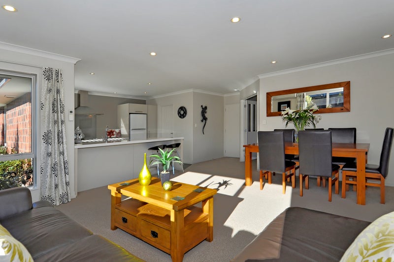 8 Bernice Crescent, Yaldhurst, Christchurch - Carousel 1