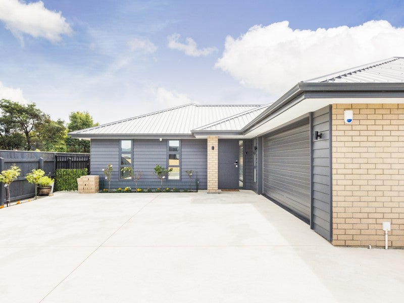 3 Rangeview Drive, Kelvin Grove, Palmerston North - Carousel 24