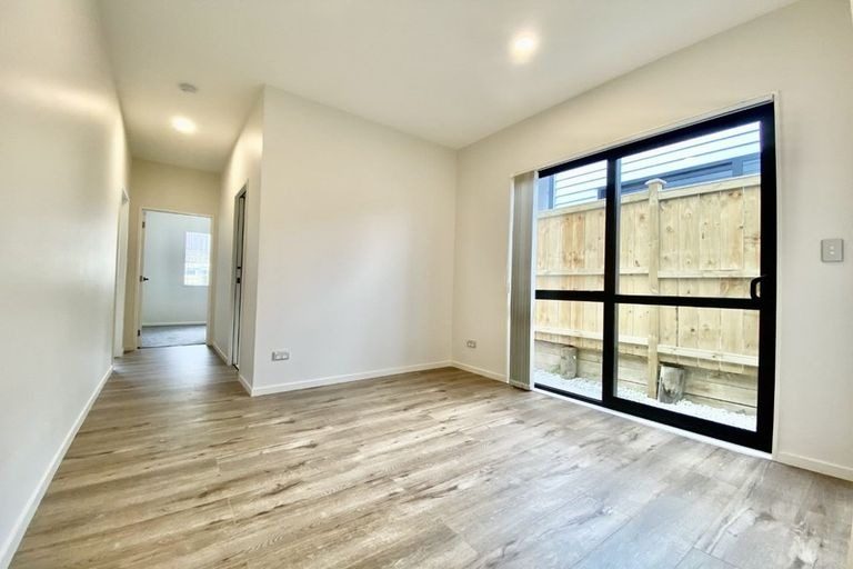 8 Haku Road, Flat Bush, Auckland - Carousel 2