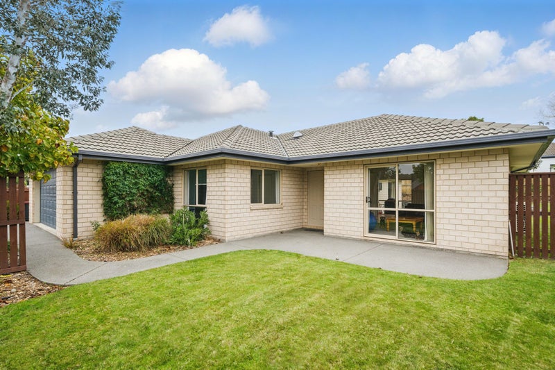 8 Wild Dunes Place, Shirley, Christchurch - Carousel 1