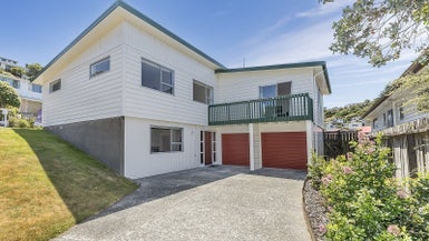 6 Malaghan Grove, Johnsonville, Wellington - Carousel 1