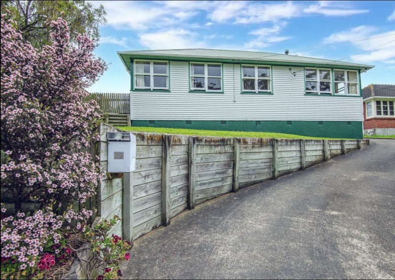22 Mexted Crescent, Ranui, Porirua - Carousel 1