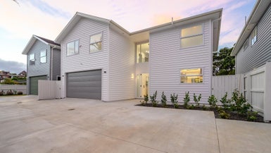 8B Jern Place, Eastern Beach, Auckland - Carousel 1