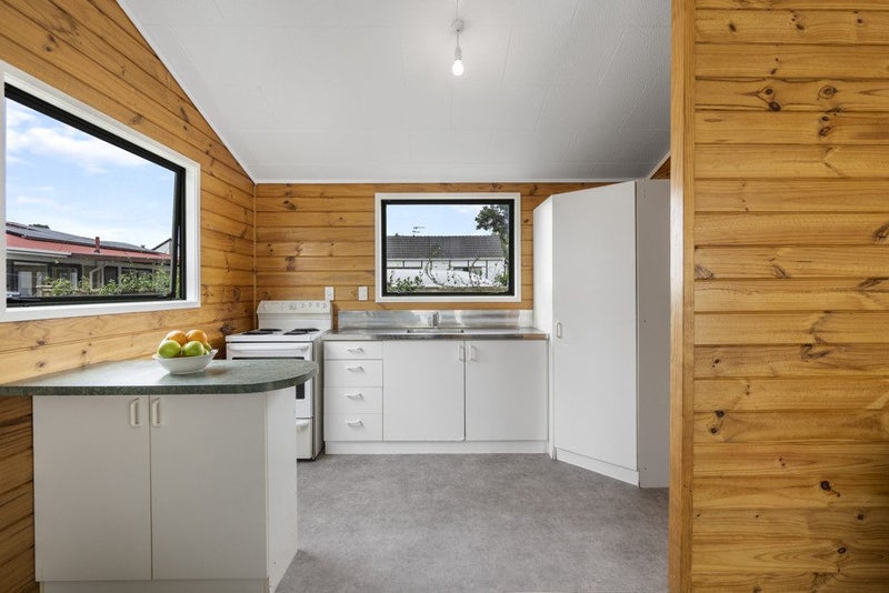 28 Myers Road, Manurewa East, Auckland - Carousel 2