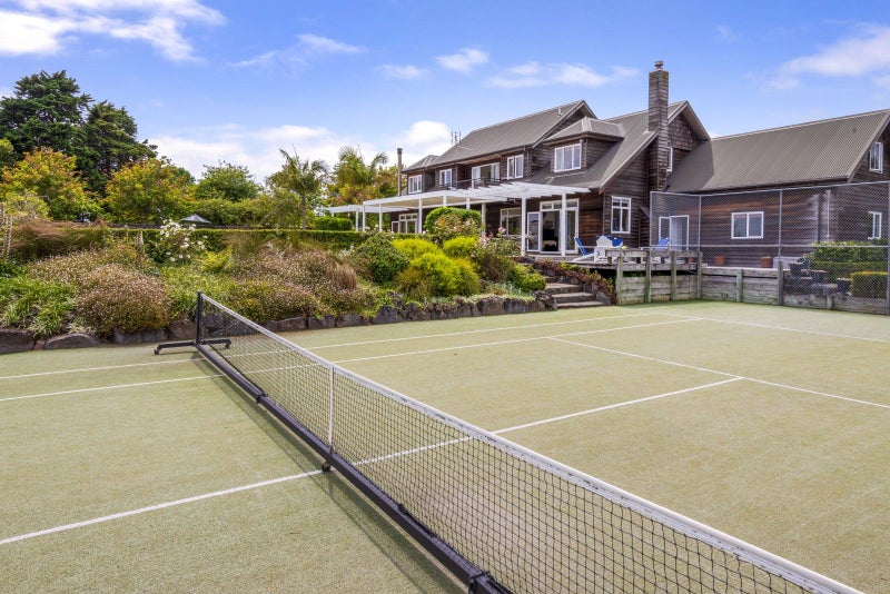 98 Broomfields Road, Howick - Carousel 1