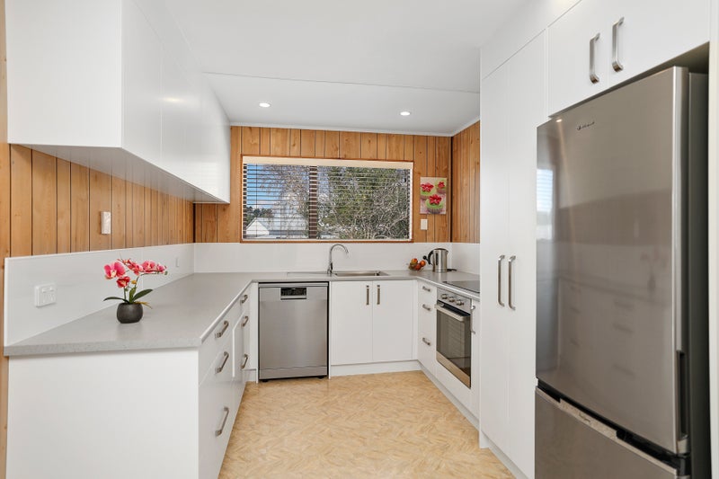 57 Riversdale Drive, Merrilands, New Plymouth - Carousel 2