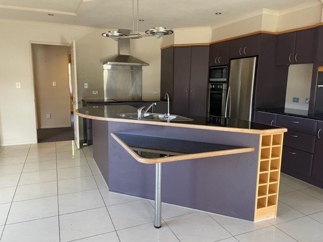 8 Frank Knight Place, Waiuku, Waiuku - Carousel 2