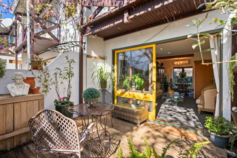 8/14 Fowlds Avenue, Sandringham, Auckland - Carousel 1