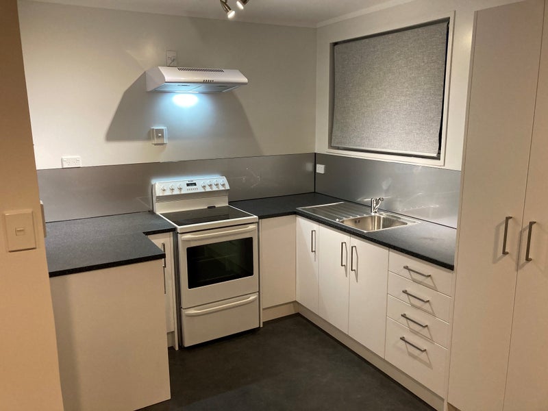 6 The Square, Manor Park, Lower Hutt - Carousel 1