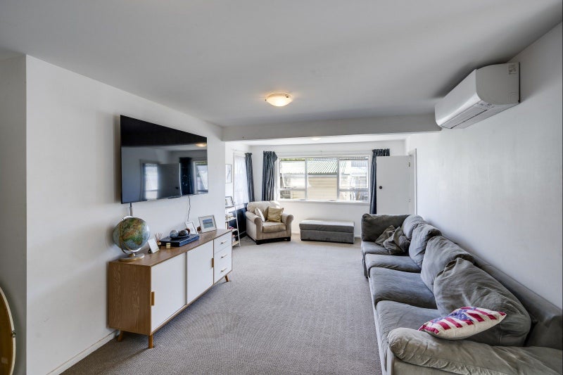 1240 Cunningham Crescent, Mayfair, Hastings - Carousel 2