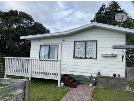 27 Lyndhurst Road, Tawa, Wellington - Carousel 1