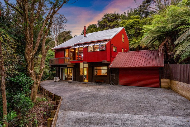 8 Selwyn Avenue, Glen Eden, Auckland - Carousel 1